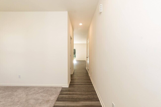 Building Photo - Spacious 4-Bedroom Home with Open Layout
