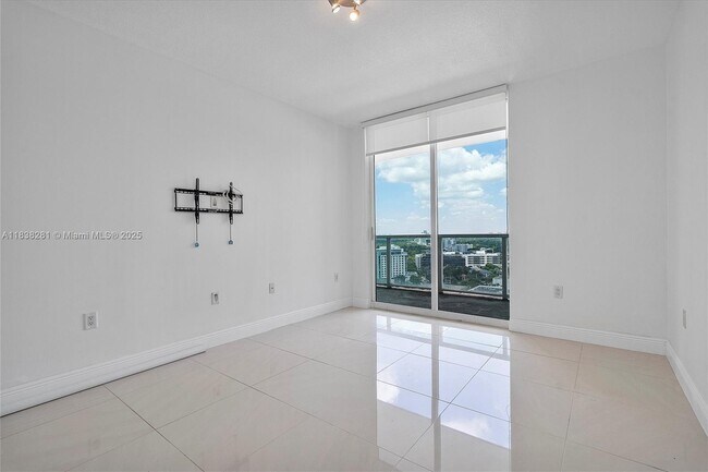 Building Photo - 1250 S Miami Ave