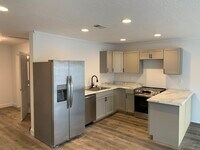 Building Photo - 2324 3rd St SW