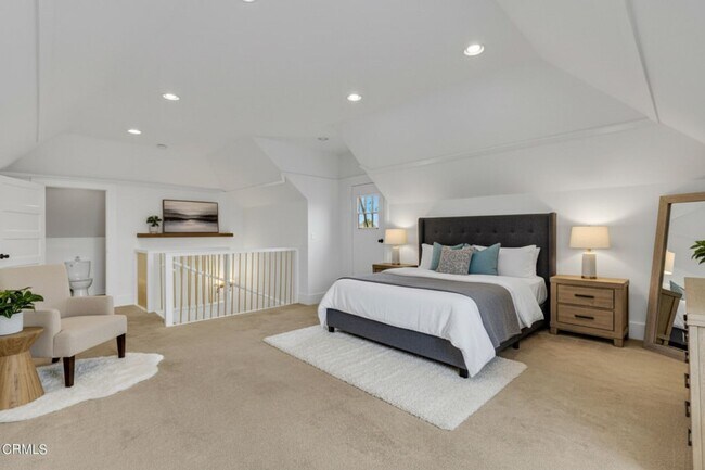 Building Photo - 1492 W 28th St