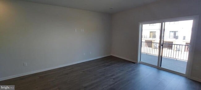 Building Photo - 296 Ensemble Wy