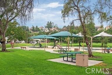 Building Photo - 27 Via Carisma