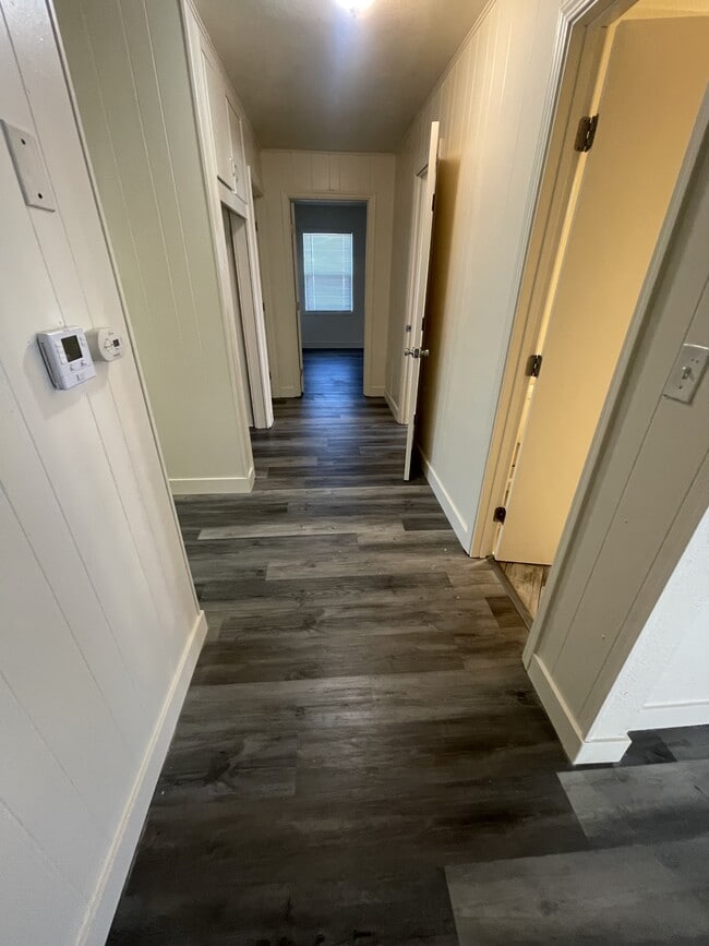 Building Photo - 1215 Whyler Rd