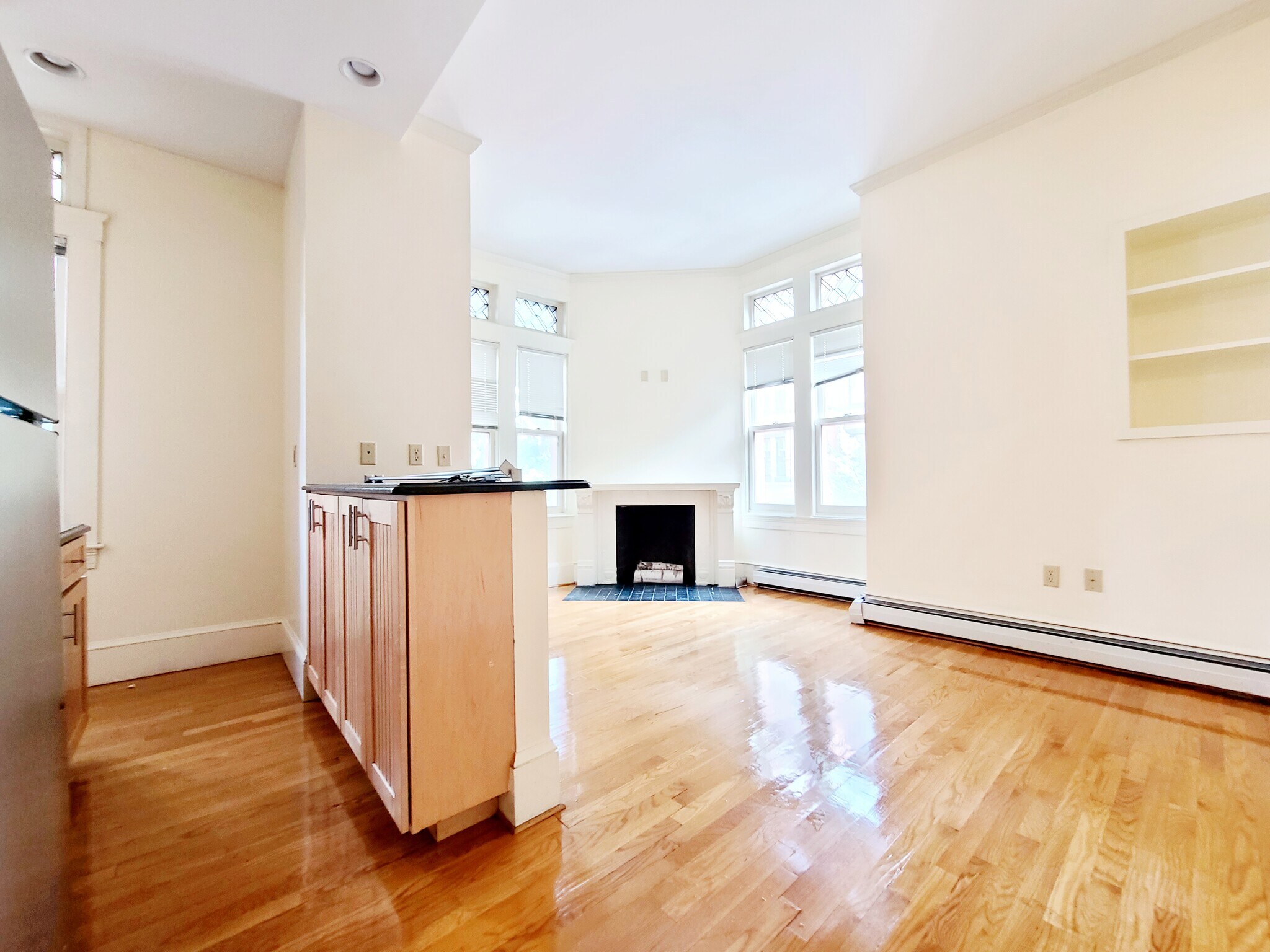 Building Photo - 191 Commonwealth Ave