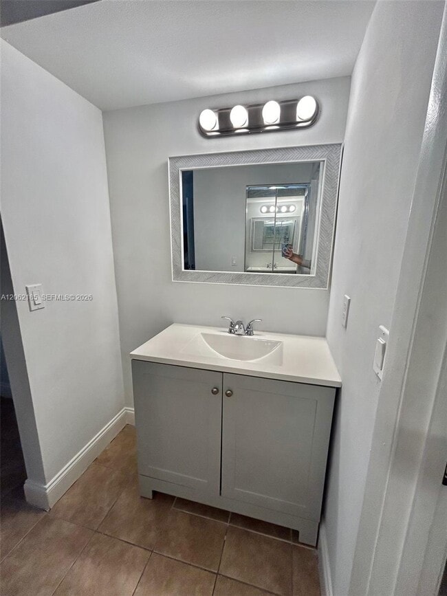 Building Photo - 1186 Coral Club Dr