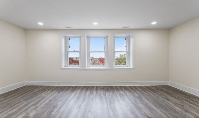 Building Photo - 1916 Eutaw Pl