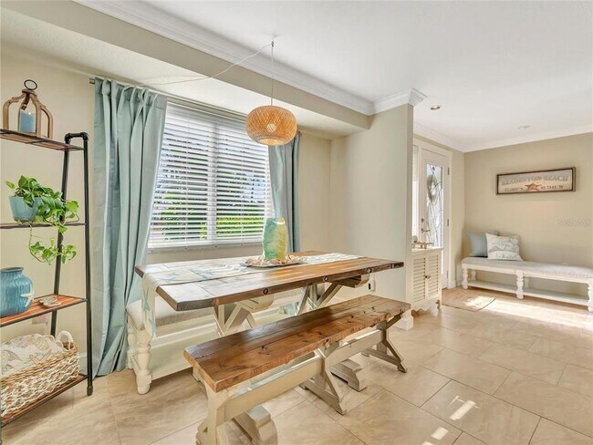 Building Photo - 10432 Sandpiper Rd W