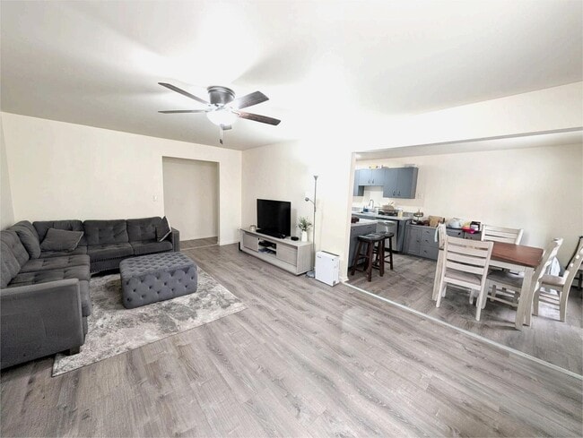 Building Photo - 125 Riverview Ct