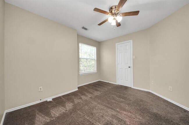 Building Photo - 8763 Thistlemoor Ln