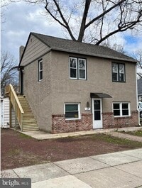 Building Photo - 17 W 7th Ave