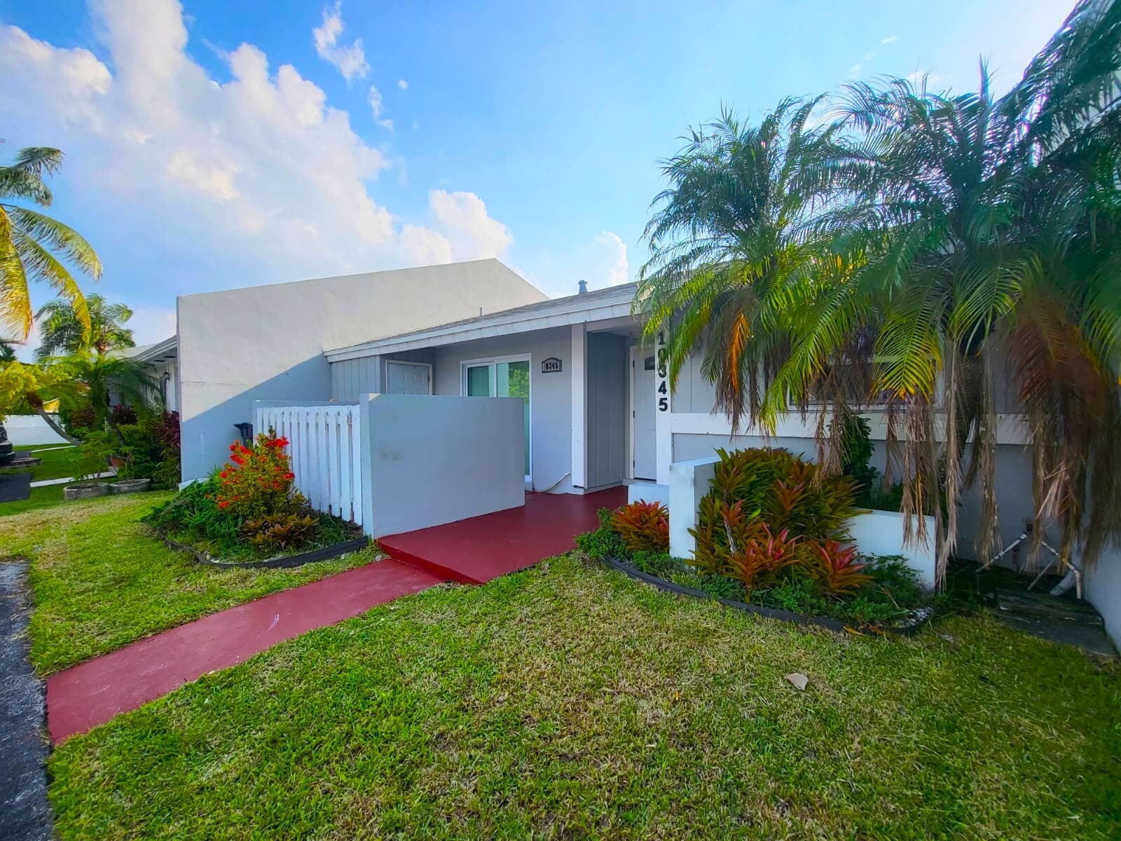 Building Photo - 10345 SW 209th Ln