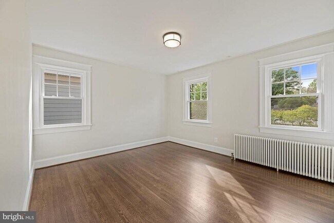 Building Photo - 5923 33rd St NW