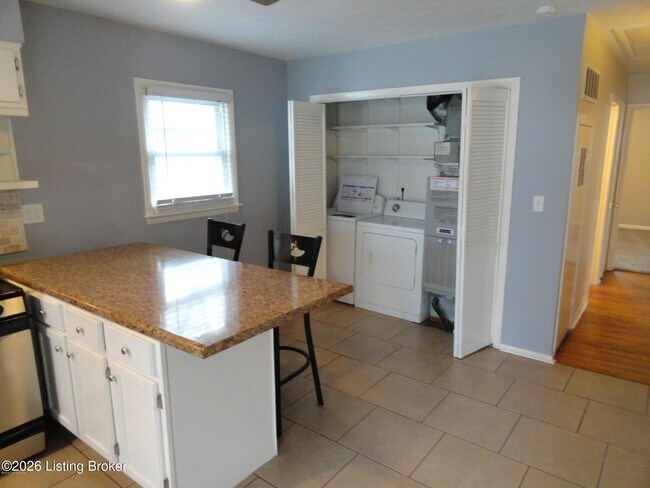 Building Photo - 5531 Halstead Ave