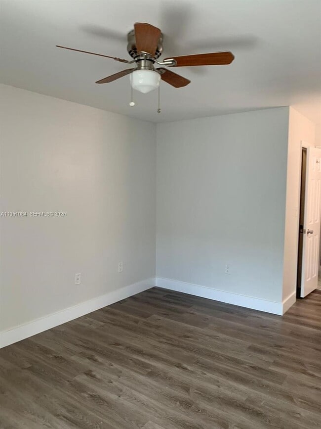 Building Photo - 442 NE 210th Cir Terrace