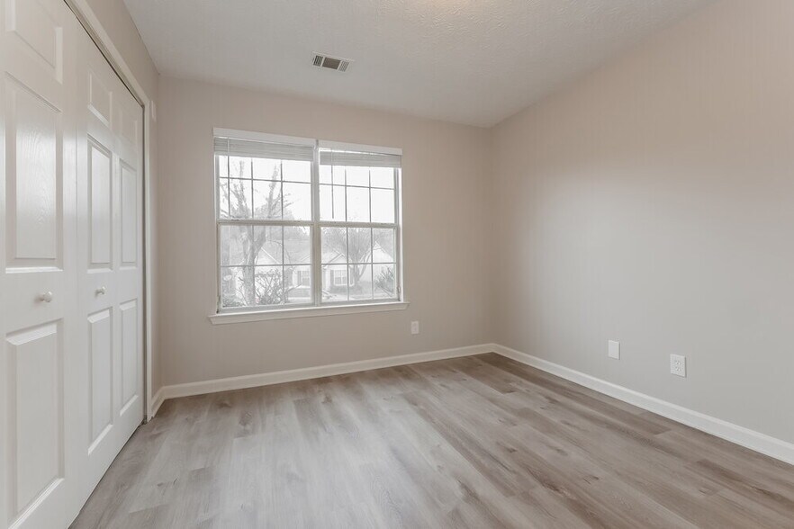 Building Photo - 939 Maple Leaf Ridge