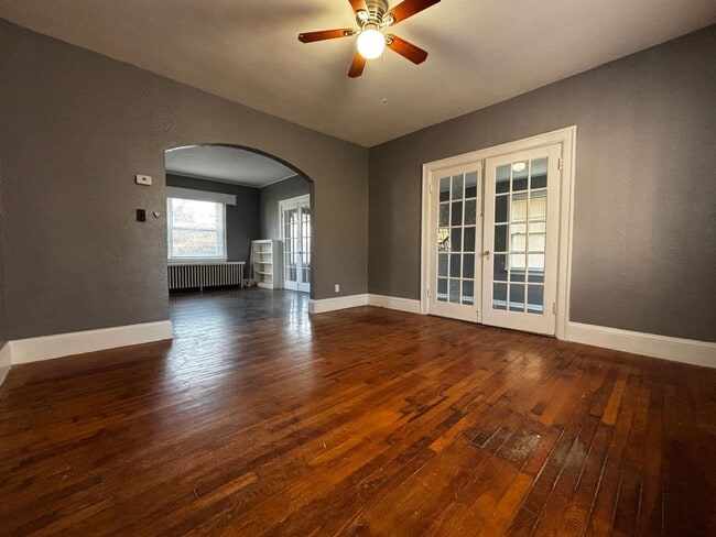 Building Photo - Ingleside