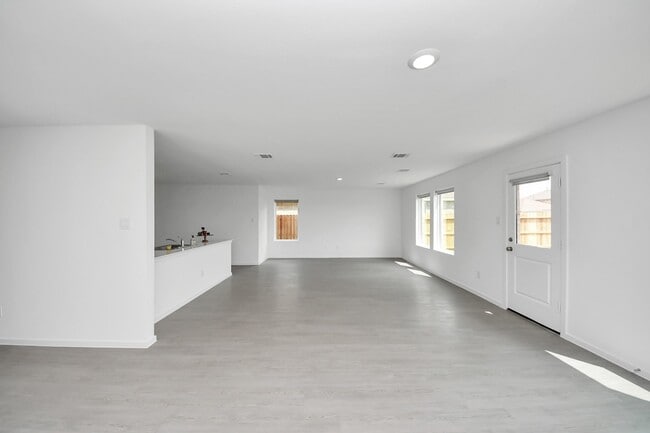 Building Photo - 3012 Majestic Sunrise Dr