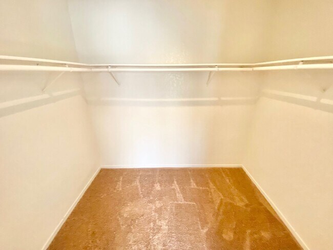 Building Photo - CHARMING SOUTHWEST LAS VEGAS CONDO WITH COMMUNITY AMENITIES