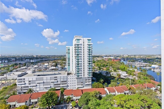 Building Photo - 1871 NW S River Dr