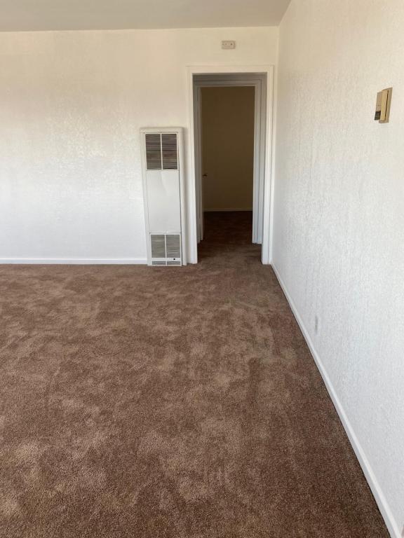 Building Photo - 16850 Ehle St