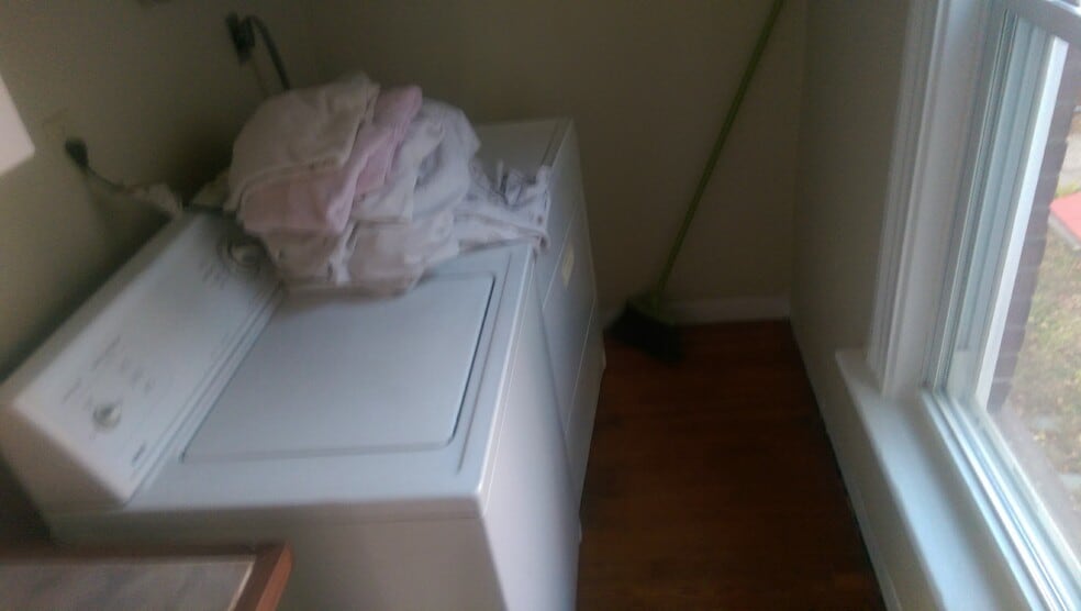 WASHER & DRYER - 177 Davenport Ave
