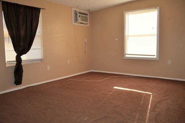 Building Photo - Beautiful fully remodeled home!