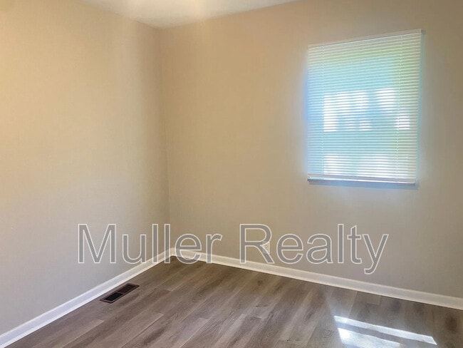 Building Photo - 3010 Boright Dr