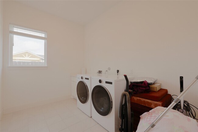Building Photo - 7707 Lavender Ct