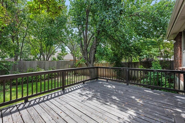 Building Photo - 11619 Sonoma Dr