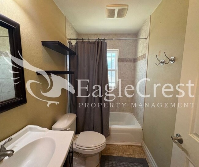 Building Photo - Beautiful Five Bedroom Home with Acreage