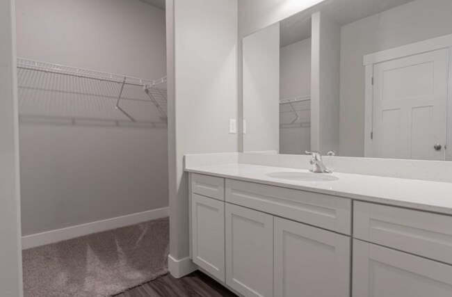 Building Photo - Riverton Condo