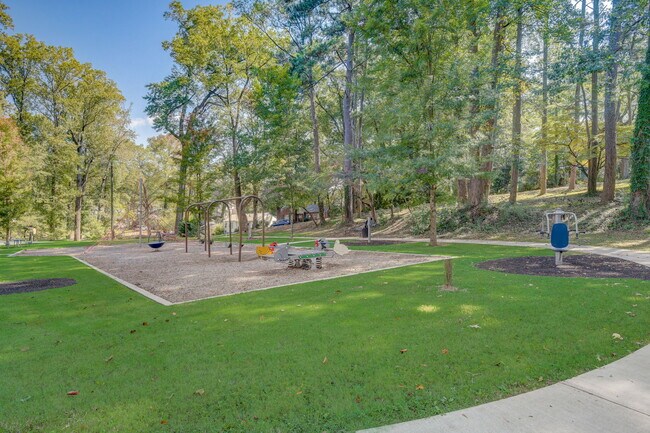 Building Photo - 711 Campbell Cir