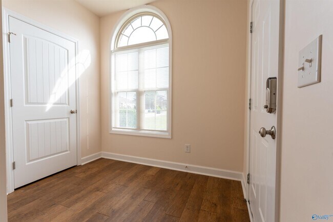 Building Photo - 105 Kaileigh Paige Cir