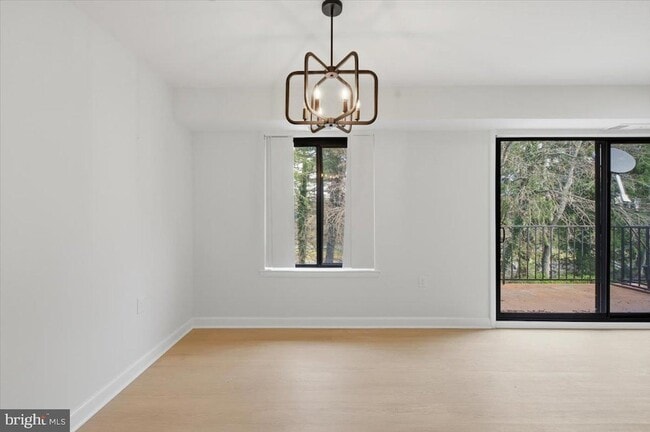 Building Photo - 125F Clubhouse Dr SW