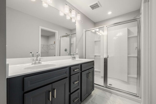 Building Photo - 5339 Bellflower Hls