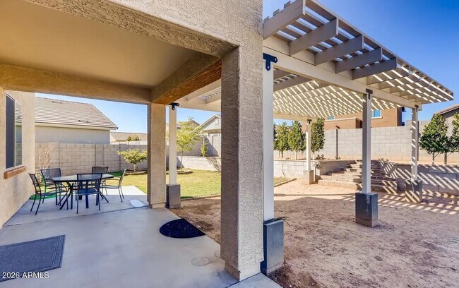 Building Photo - 6144 W Freeway Ln