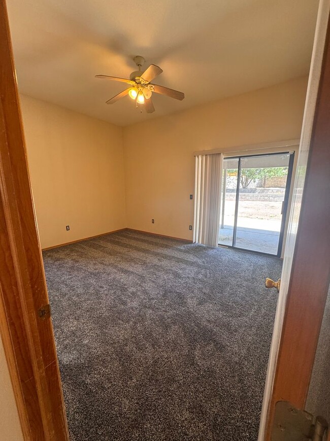 Building Photo - Gorgeous Home off Settlers Pass
