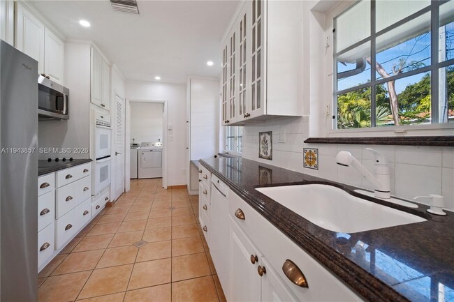 Building Photo - 329 Candia Ave