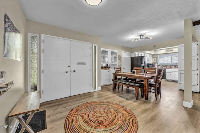 Building Photo - 1490 Foster Dr