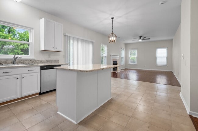 Building Photo - 3258 Nolen Ln