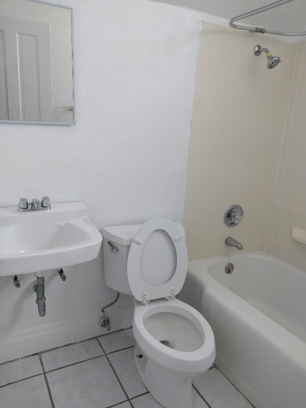 Building Photo - 3517 Clifton Ave