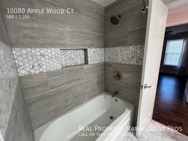 Building Photo - 10080 Apple Wood Ct