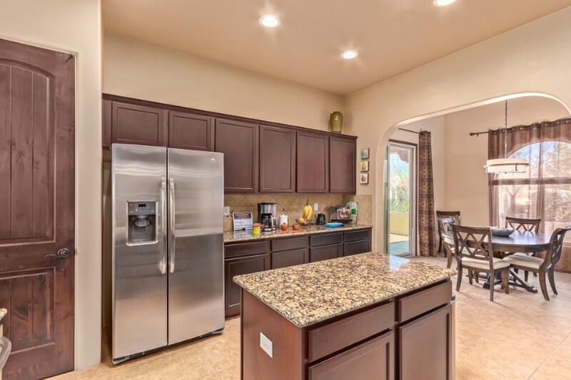 Building Photo - 204 Circulo Veranera