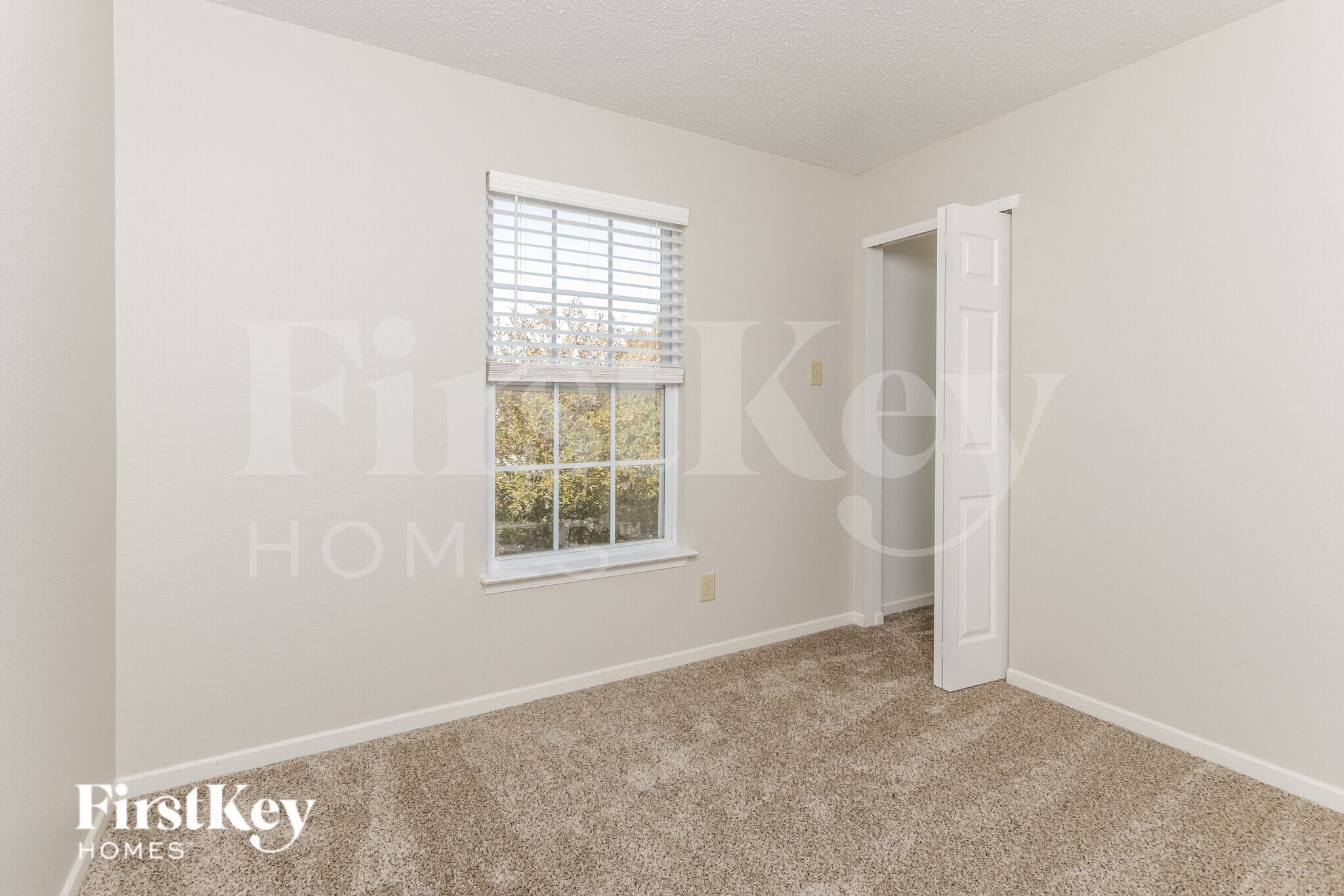 Building Photo - 8291 S Shady Trail Dr