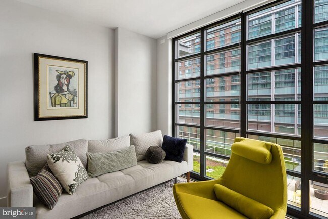 Building Photo - 45 Sutton Square SW