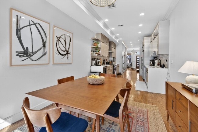 Building Photo - 926 Park Ave