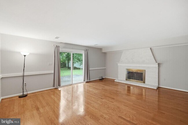 Building Photo - 809 Woodley Dr