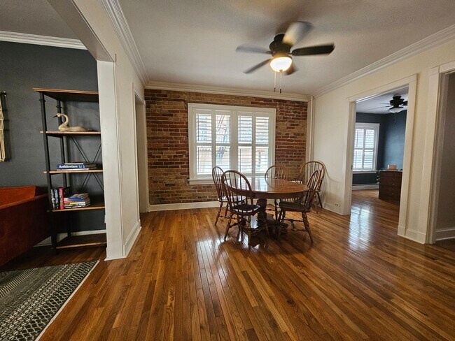 Building Photo - Cap Hill Beautiful 2 Bed Charming and Light Filled condo in the Blenheim