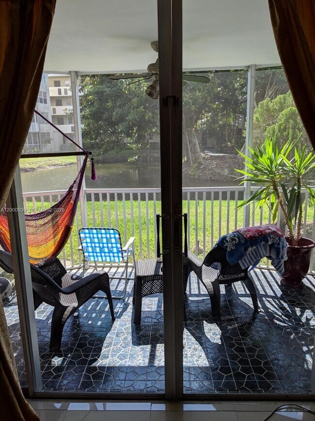 Building Photo - 1660 NE 191st St