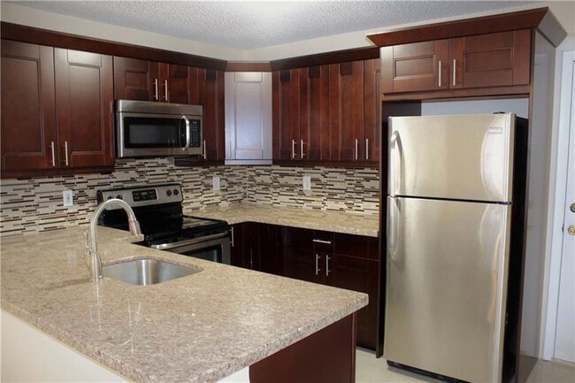 Building Photo - 2040 N University Dr